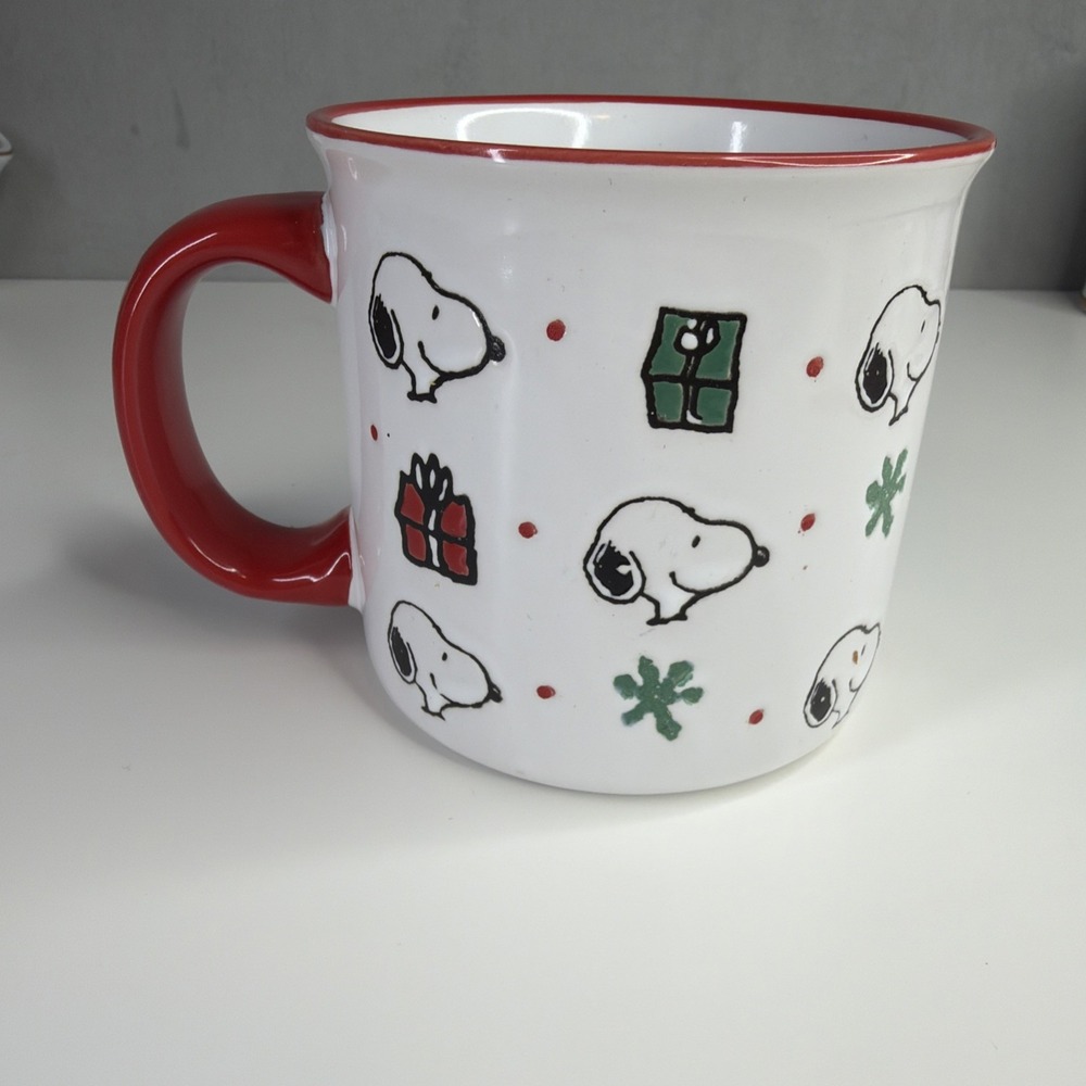 Peanuts Snoopy Christmas Coffee Mug 2024 Gibson Holiday Red White Ceramic